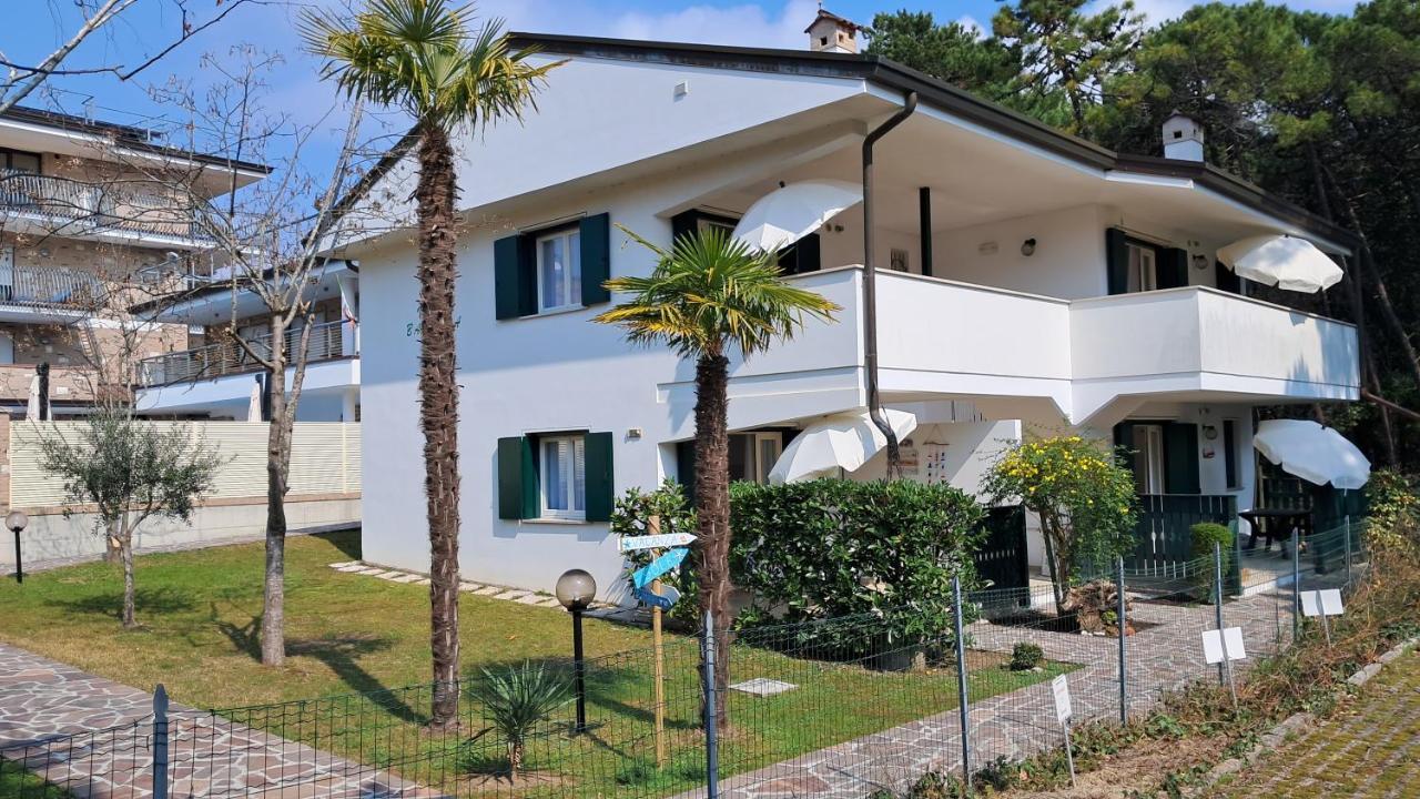Villa Barbara Fra I Pini Lignano Sabbiadoro Extérieur photo