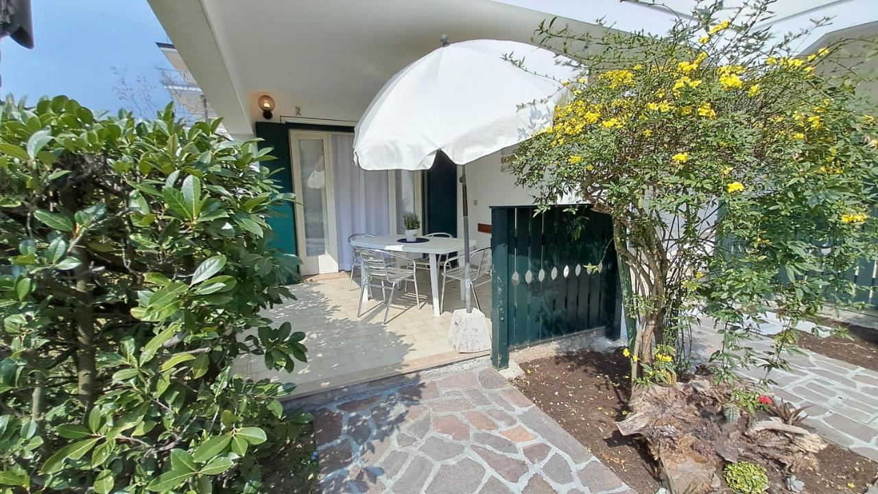 Villa Barbara Fra I Pini Lignano Sabbiadoro Extérieur photo