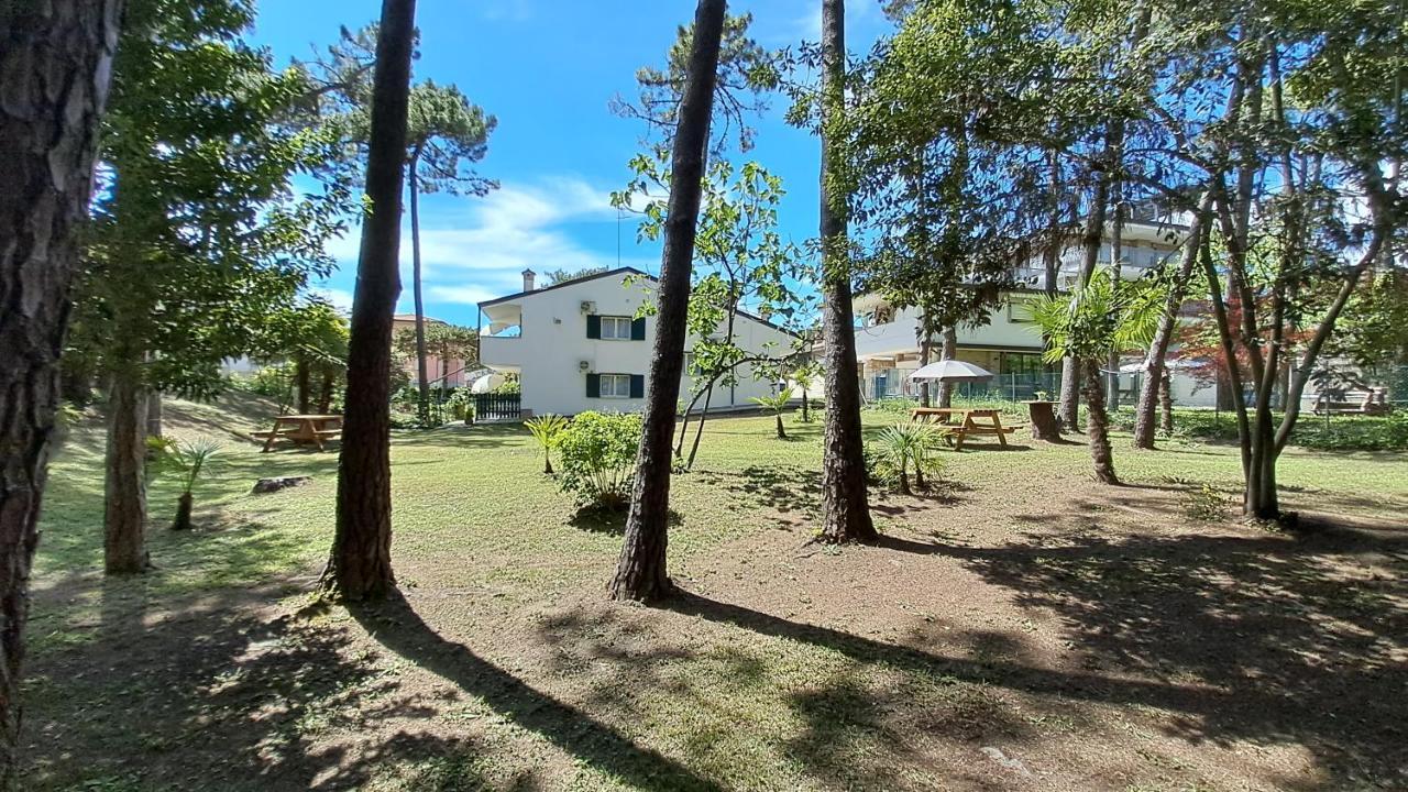 Villa Barbara Fra I Pini Lignano Sabbiadoro Extérieur photo